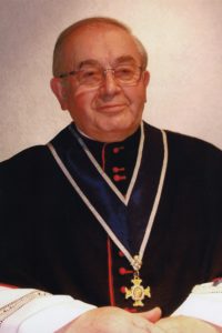 Kanonikus em. Konrad Dobmeier